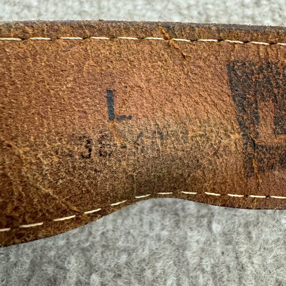 Levi’s Brown‎ Genuine Leather Belt Size 38-40 Sturdy Buckle
